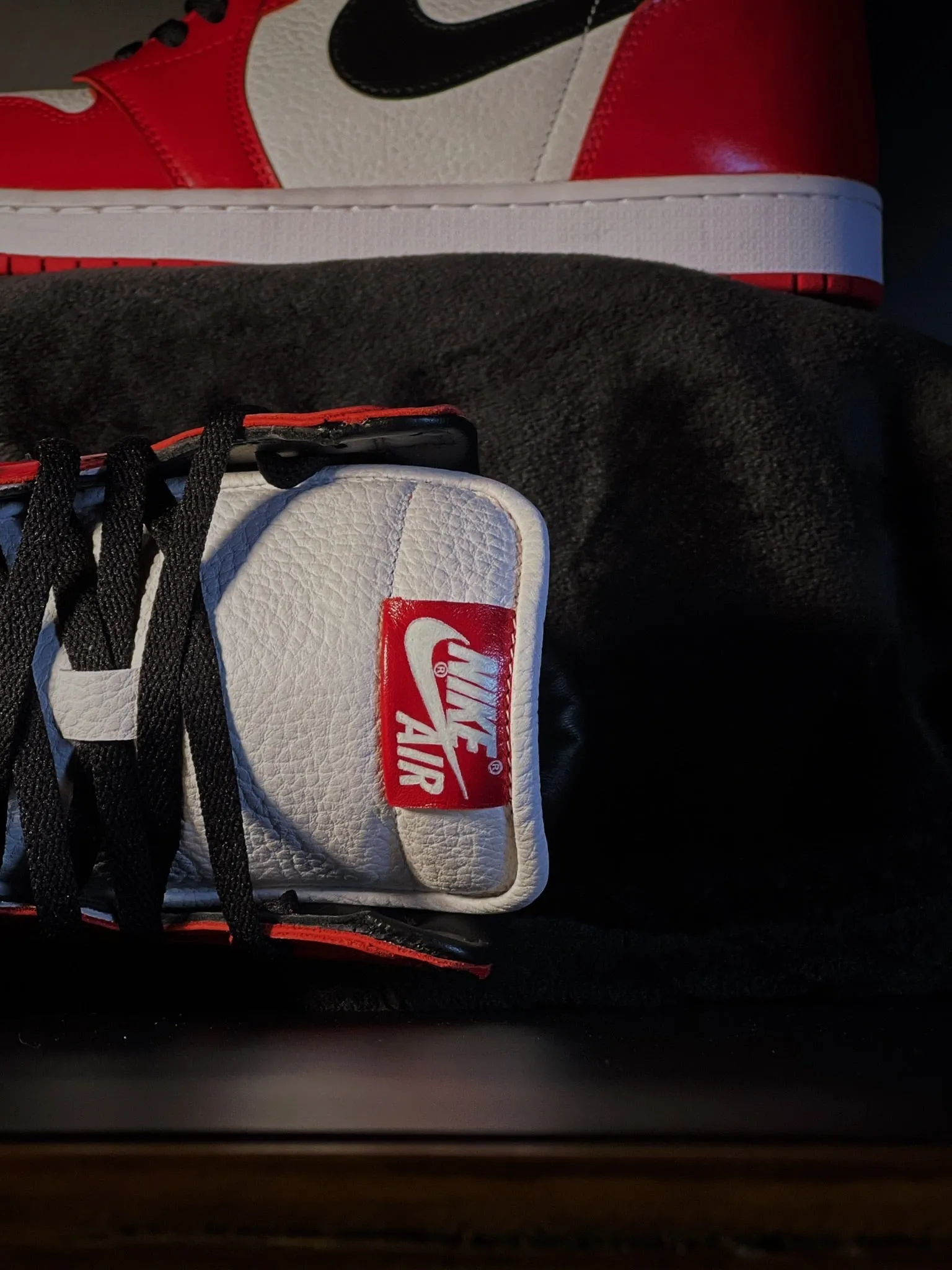 Air Jordan 1 High Retro 1985 "Chicago"