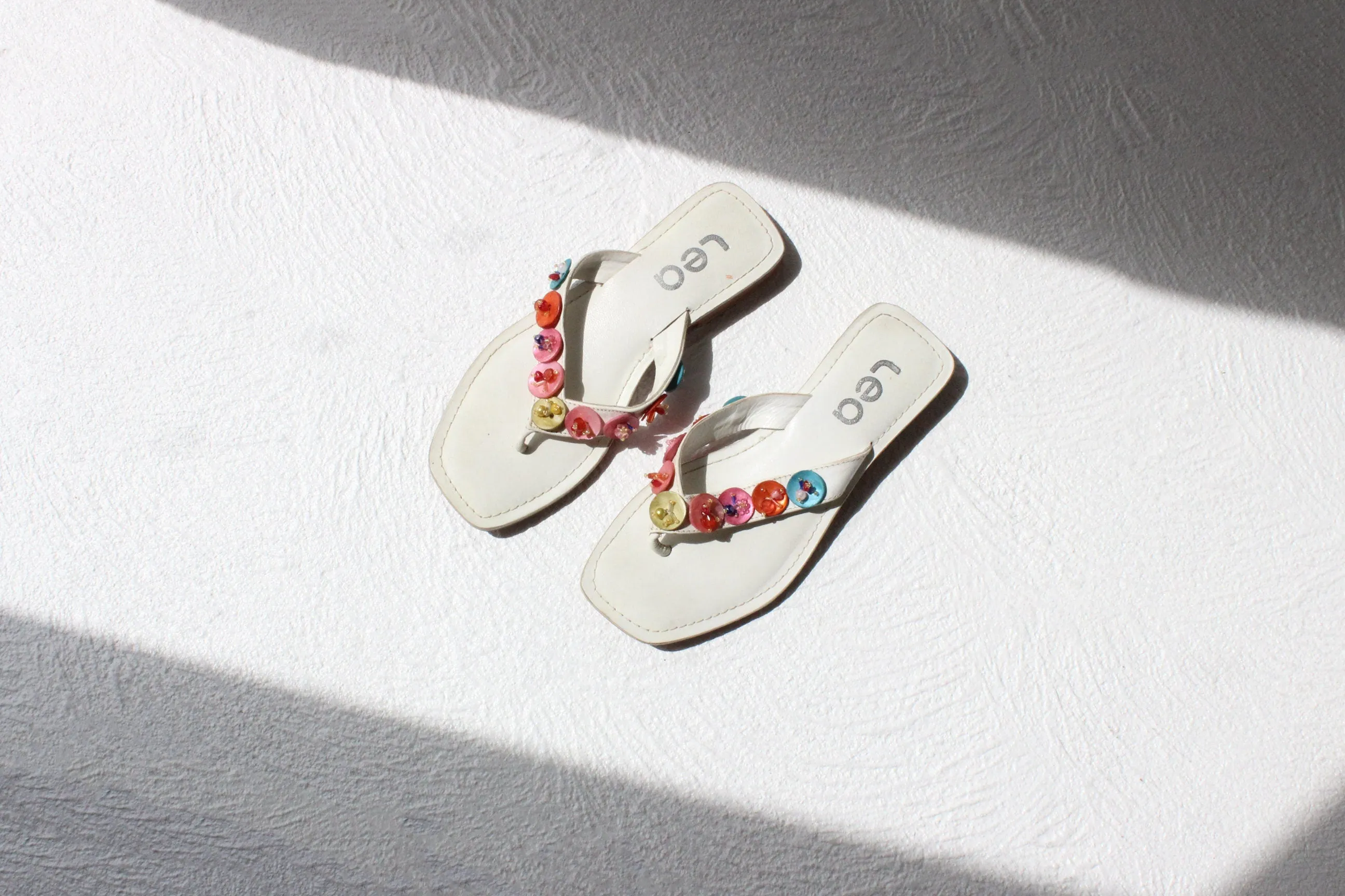 Y2K Spanish Made Leather Flat Sandals ~ Euro 37
